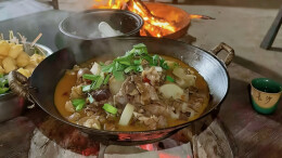 侗乡芷江的冬日盛宴，庖汤香里年味长