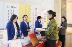 聚民意，献良策！出席岳麓区政协六届六次会议的政协委员报到