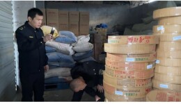 张家界市应急管理部门联合执法查处370件违规储存烟花