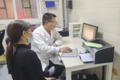 诊室一声道谢，意外解锁这家医院三代人的岁月故事→