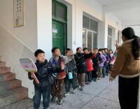 石门县白云镇完全小学用“日常小剧场”浇灌文明之花