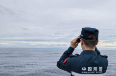 中国海警舰艇编队1月14日在我钓鱼岛领海巡航