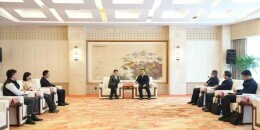 谢卫江会见联合飞机集团董事长田刚印一行