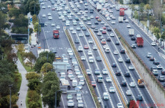 去年我国汽车产销双破3400万辆 连续17年居全球第一