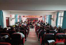 洪江市安江镇第一完全小学举行2025级夏季新生校服公开遴选会