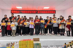 益阳市大通湖区河坝镇芸洲完小举办亲子阅读表彰大会