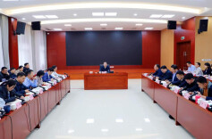 毛万春在省社科联调研