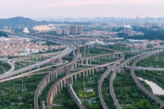 2026年春运首日火车票开售（新媒体标题:定好闹钟！19日起，春运首日火车票开售，攻略请查收）