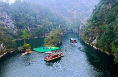 顶流博主镜头下的张家界：宝峰湖山水与非遗圈粉全球