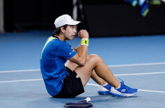 2026澳网综合：白卓璇苦战晋级次轮 阿尔卡拉斯、萨巴伦卡过关