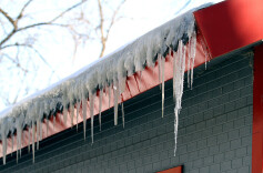 开车、骑车、步行 雨雪天气出行注意这些