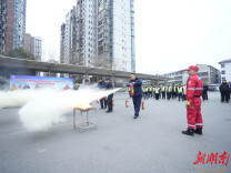 张家界公交开展低温雨雪冰冻天气专项应急处置演练