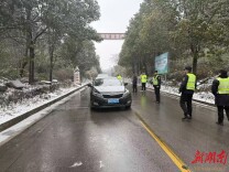 桑植县：交通运输综合执法一线迎战极端天气安全考验