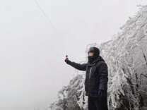 冰雪砺青春！怀化供电公司青年员工守护电网安全