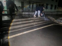 石门县三圣乡中心学校：铲雪除冰 守护安全