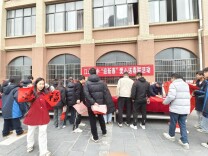 江永县职业中专学校举办“翰墨飘香迎新春，技能报国谱新篇”爱心送春联活动