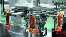 从“邬辣妈”到“麻辣公主”！两代女性的乡土奔赴与辣味传承