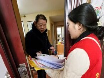 开展楼栋堆物清理行动 消除小区安全隐患