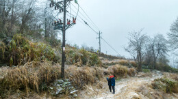 图片新闻 | 吉首市：踏雪巡线，守护电网