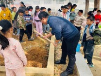 耕耘沃土悟初心   劳动赋能助成长