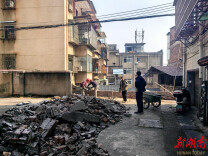小区危墙换新颜 安全护栏护民生——北湖街道解放路社区成功拆除开裂围墙并新建护栏