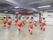 长沙鹅羊山社区：银龄欢歌贺新岁，邻里同乐暖家园