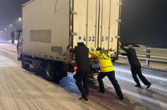 最新！长沙全市结冰14处，管制路段13处