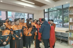 加大对新就业形态劳动者的关心关怀