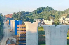 新年开新局丨巨龙飞架 焊花映山——铜吉铁路跨杭瑞高速特大桥建设正酣@湖南日报要闻版头条