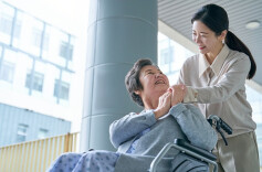 为失能老人发放消费补贴 如何更好落地