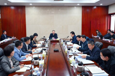 毛万春在省委外事办调研