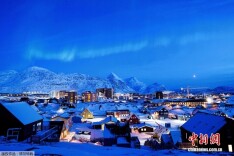 全球多地现绚丽极光