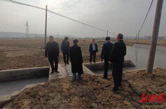 清淤坝 通水脉 连心桥——龙洞镇“民生微实事”解民忧润民生