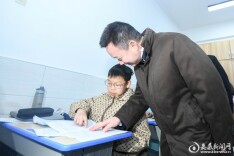 何朝晖到新化县、冷水江市开展走访慰问活动并调研基层治理有关工作