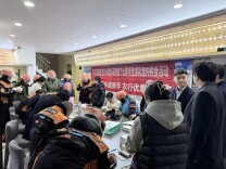 农行邵阳双清支行暖心服务骑手群体