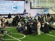 当足球遇上代码，海淀区中学生人形机器人足球培训营开营