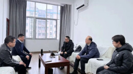 湖南交通职院机电工程学院与省首届工业机器人大赛组委会洽谈合作