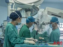 颈椎“焕新”不僵硬！微创人工颈椎间盘置换术助患者重获健康