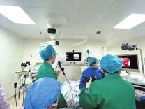 气管异物嵌顿一月多科协作成功救治 