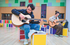 Opening the door of free access to arts for all