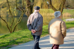 老人走路不稳不一定是“帕金森”？警惕“脑子进水”