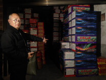 冷水江公安严打非法储存烟花爆竹行为