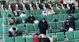 永州火车站客运员接力守护“沉默女孩”