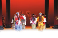 鞭影映巴陵 薪火续文脉