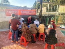 筑牢社区健康网底 让慢病老人春节无忧