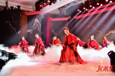 梅花奖得主携萌娃登场，长沙文艺界“春晚”举行