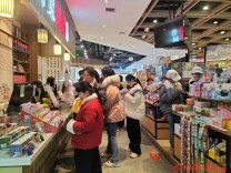 寒假阅读不打烊 怀化城区书店化身市民“暖心书房”