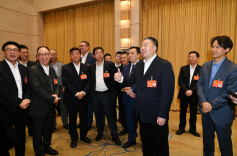 毛万春主持召开港澳地区省政协委员、海外侨胞工作座谈会