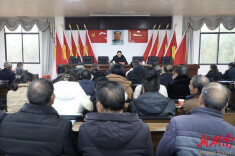 娄星区人大常委会主任赴石井镇荷叶村宣讲党的二十届四中全会精神