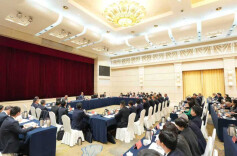 毛伟明参加省政协十三届四次会议第二联组讨论